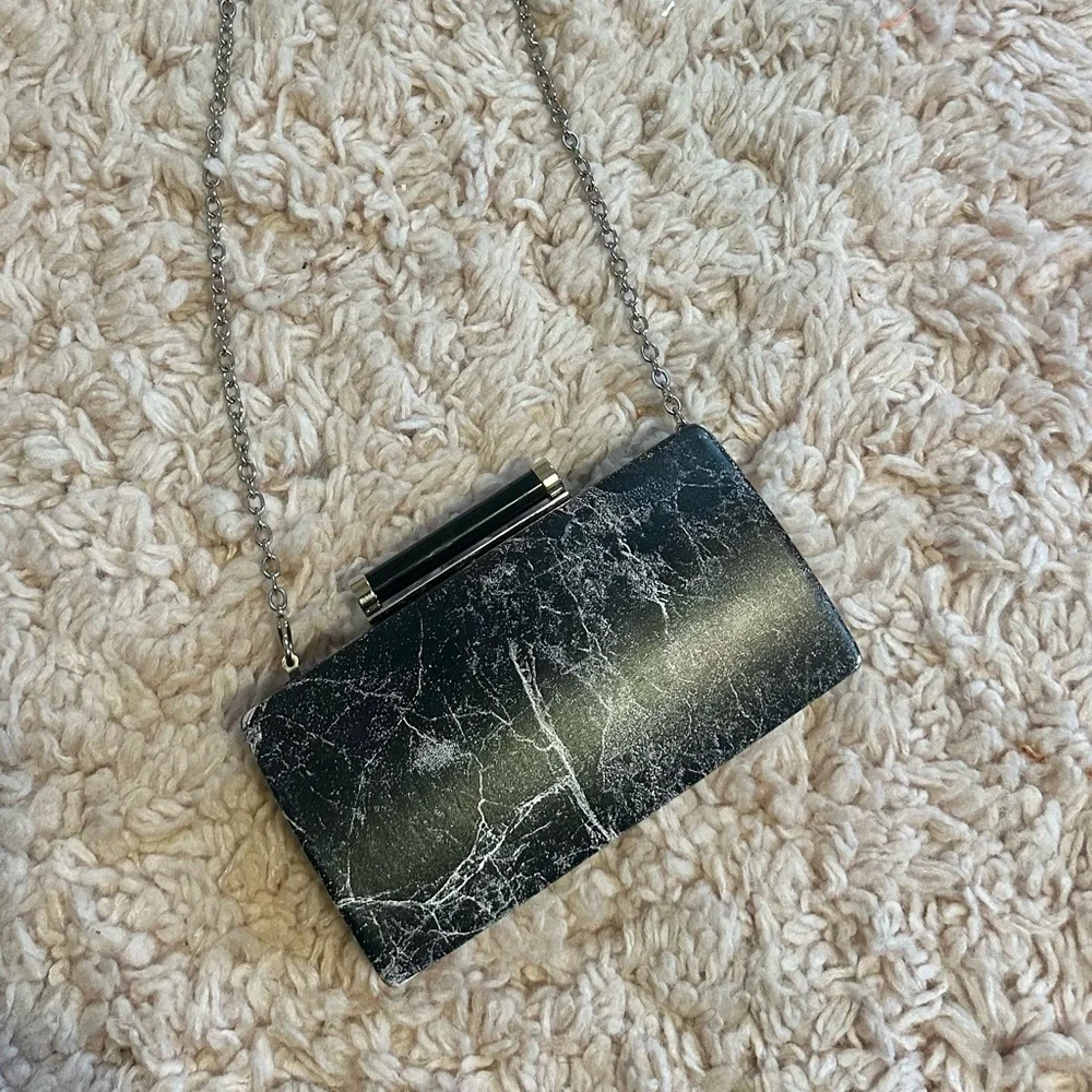 Sondra Roberts Black marbled hard clutch - Picture 1 of 2